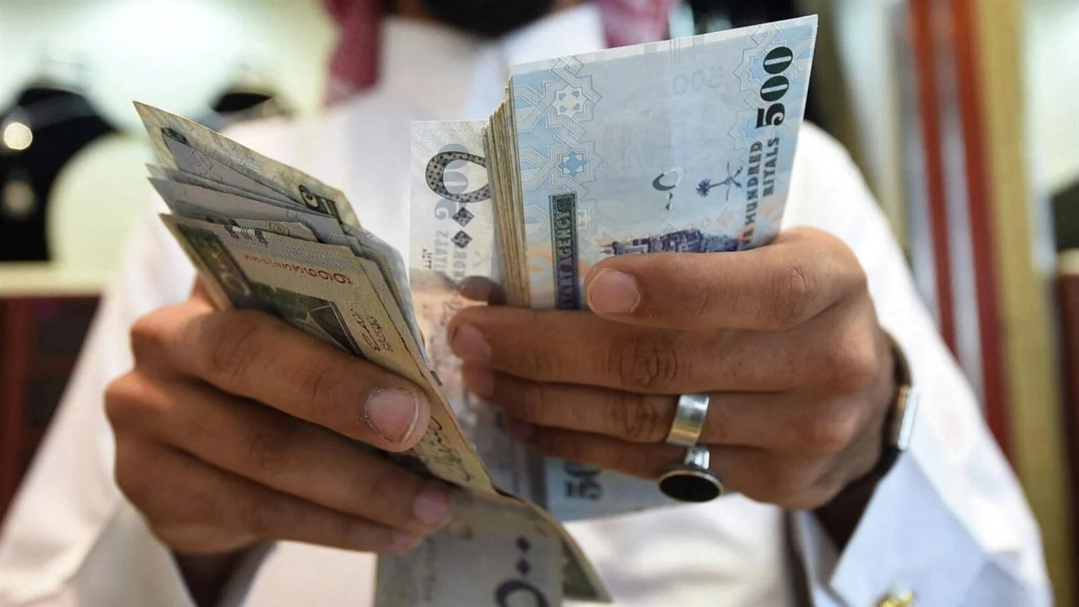سعر الريال أمام الجنيه